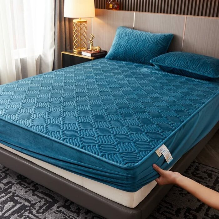 Extra Deep Pocket Fitted Sheet Flannel Sheet Set Solid Color Milk Fleece Mattress Pad Cover Dustproof mattress cover for Bedroom Apartment (Color